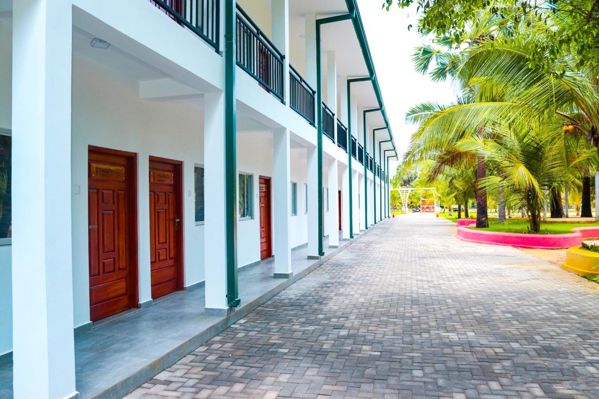 Reecha Resort & Hotel Kilinochchi Exterior foto